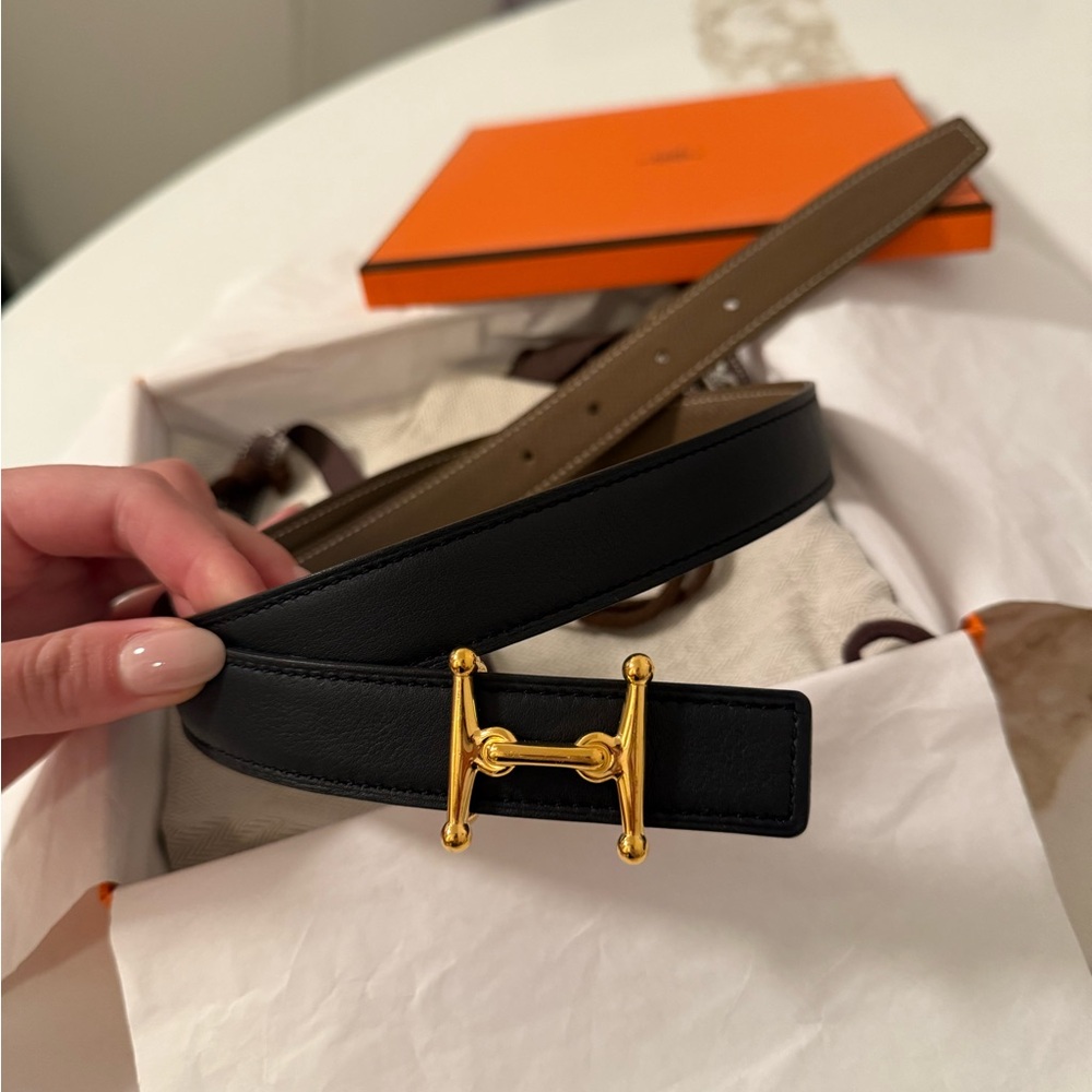 Hermes Mors H belt Buckle & Reversible Leather Strap 24 mm Etoupe and Black